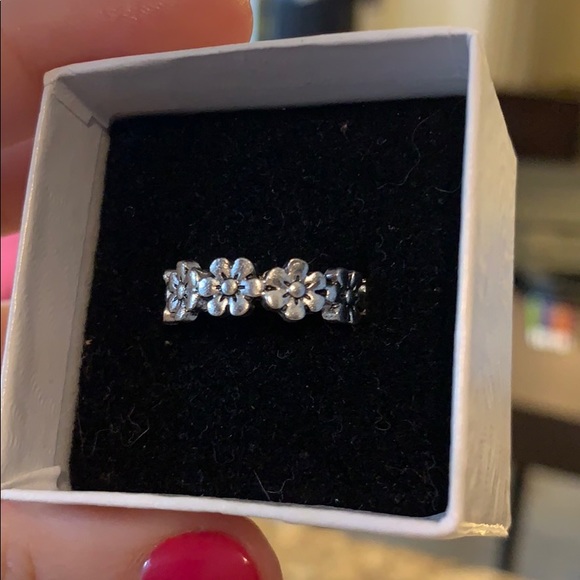 Jewelry - Size 7 Ring